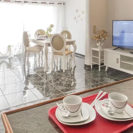 2 Bedroom Stunning In *