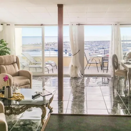 2 Bedroom Stunning In *
