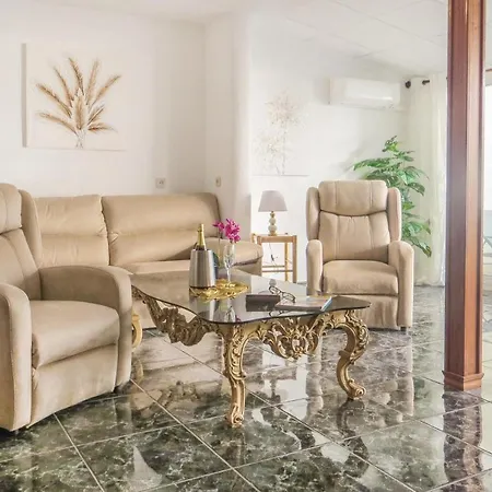Apartament 2 Bedroom Stunning In