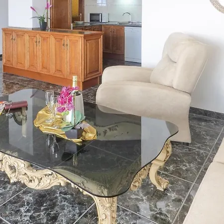 2 Bedroom Stunning In شقة
